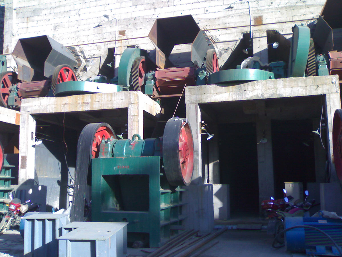 鄂式破碎機 鄂式破碎機